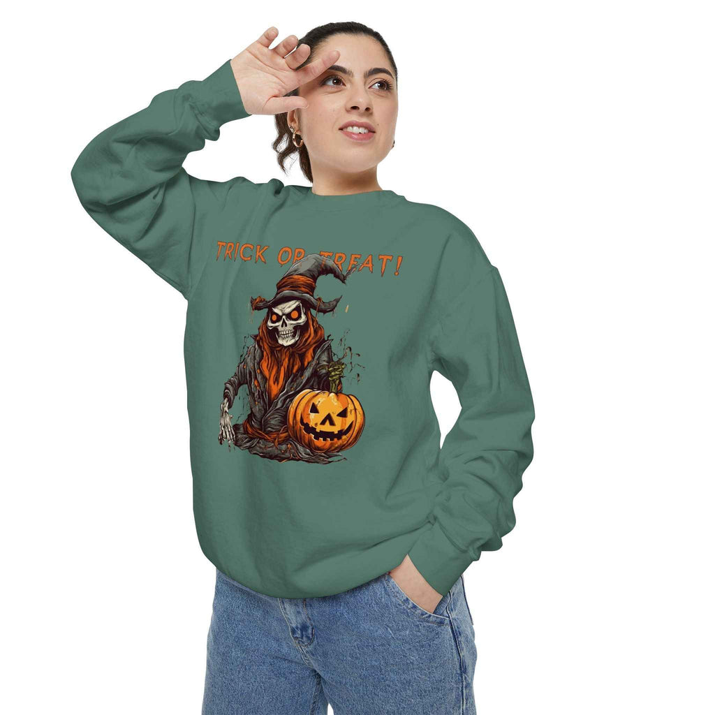 Halloween Graphic Sweatshirt - Unisex Trick or Treat Fall Sweater for Festive Style