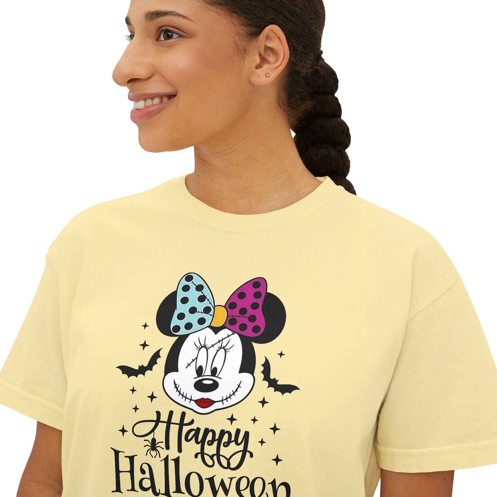 Halloween Women's Boxy Tee - Cute Minnie Mouse Graphic T-Shirt for Halloween