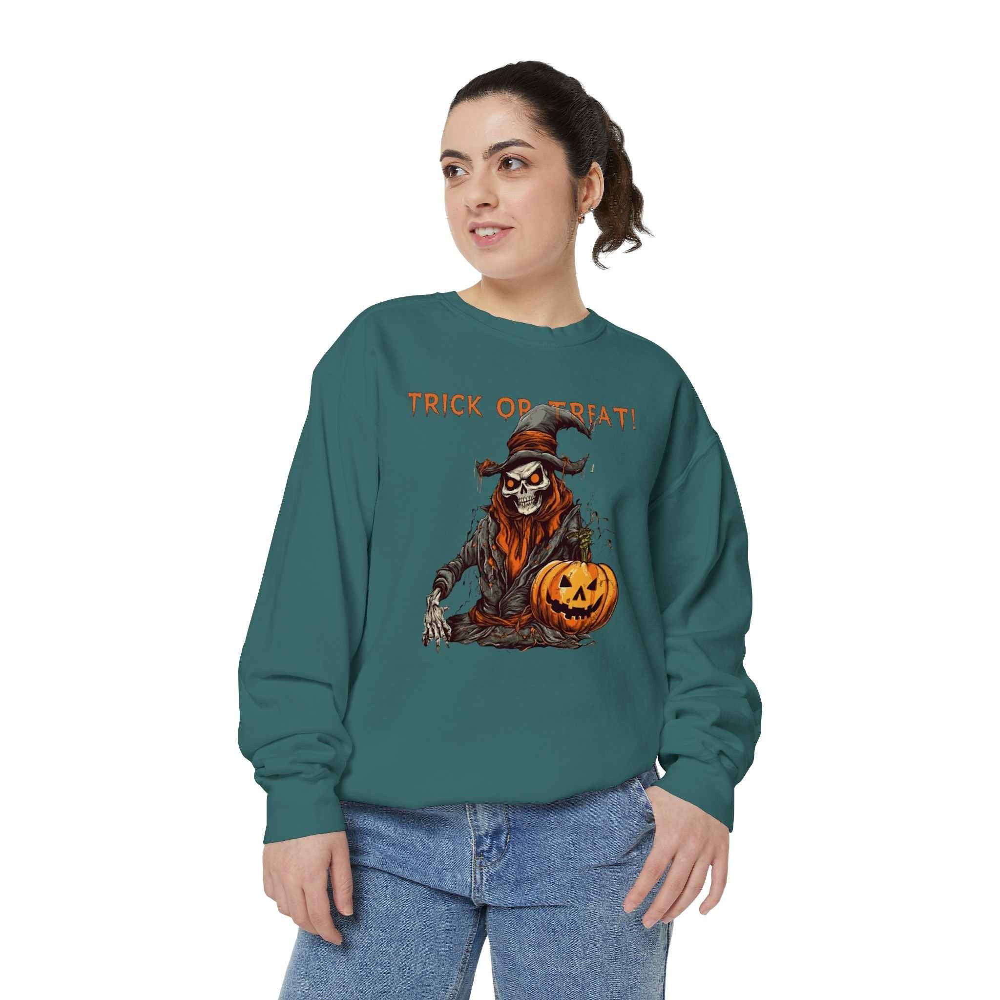 Halloween Graphic Sweatshirt - Unisex Trick or Treat Fall Sweater for Festive Style